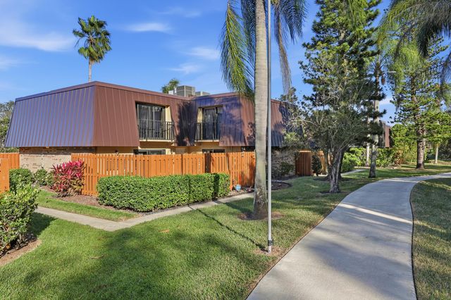 5804 SE Windsong Lane 220, Stuart, FL 34997