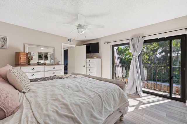 5804 SE Windsong Lane 220, Stuart, FL 34997