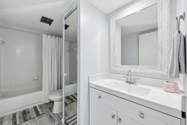 5804 SE Windsong Lane 220, Stuart, FL 34997