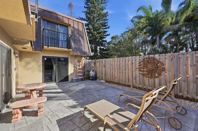 5804 SE Windsong Lane 220, Stuart, FL 34997