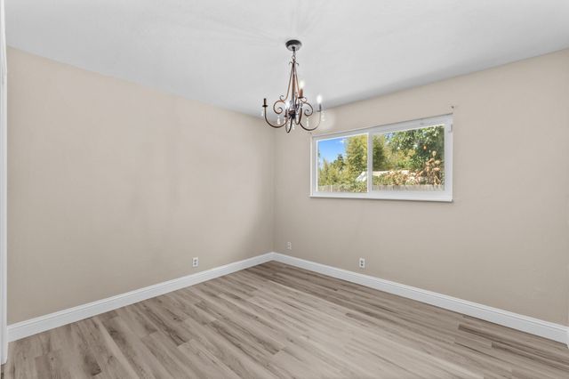 1539 S Burke Street, Visalia, CA 93292
