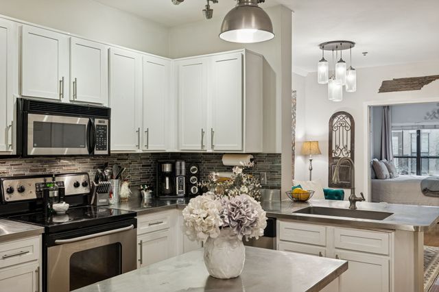 1803 Broadway Apt 212, Nashville, TN 37203