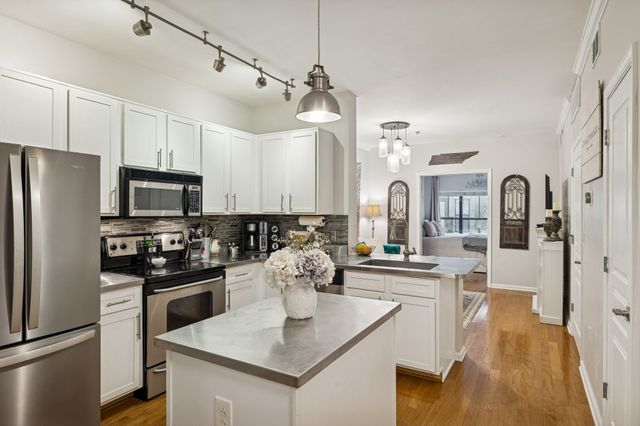 1803 Broadway Apt 212, Nashville, TN 37203