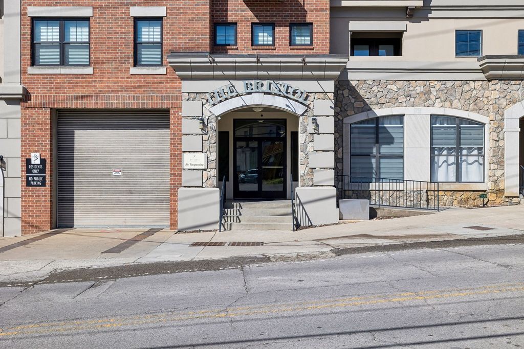 1803 Broadway Apt 212, Nashville, TN 37203