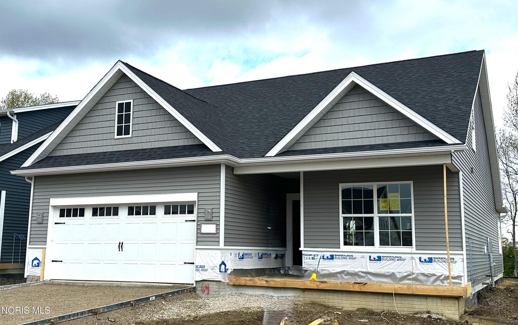 2306 Falling Waters Lane, Perrysburg, OH 43551
