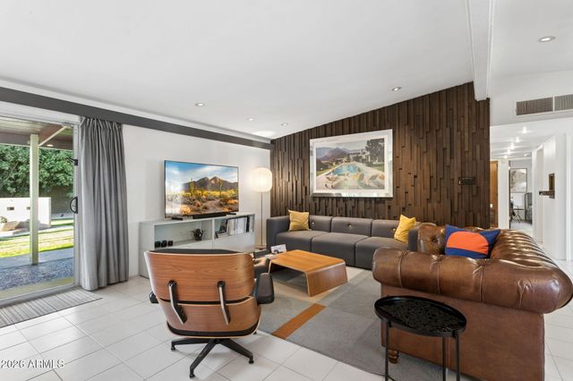 1318 W Glenn Drive, Phoenix, AZ 85021