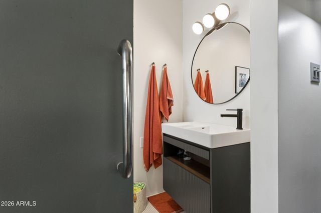 1318 W Glenn Drive, Phoenix, AZ 85021