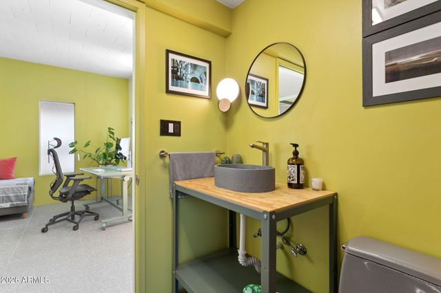 1318 W Glenn Drive, Phoenix, AZ 85021