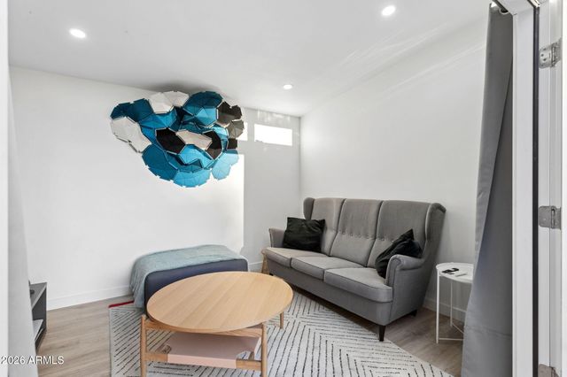 1318 W Glenn Drive, Phoenix, AZ 85021