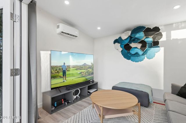 1318 W Glenn Drive, Phoenix, AZ 85021