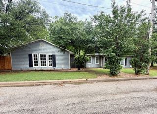 202 N Sanders Street, Winters, TX 79567