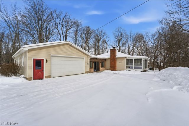 275 Creek Road, Conneaut, OH 44030