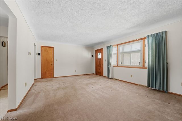 275 Creek Road, Conneaut, OH 44030