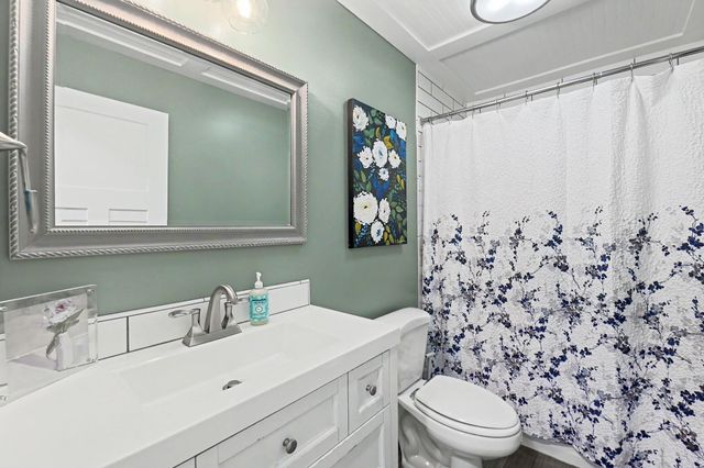 10702 W Rolling Hills St, Wichita, KS 67212