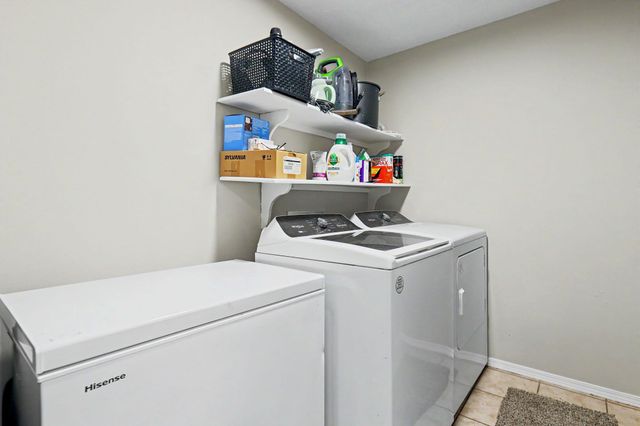 10702 W Rolling Hills St, Wichita, KS 67212