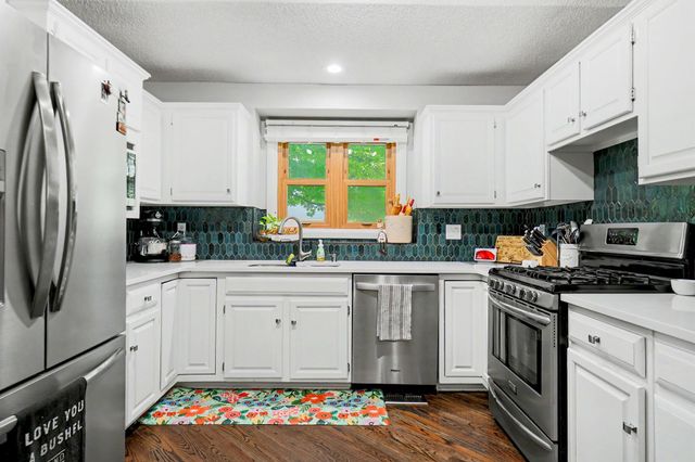 10702 W Rolling Hills St, Wichita, KS 67212