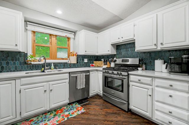 10702 W Rolling Hills St, Wichita, KS 67212