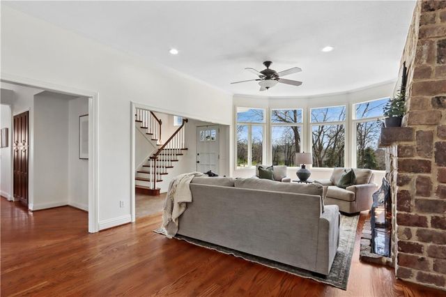 17010 Palos Verdes Drive, Stilwell, KS 66085