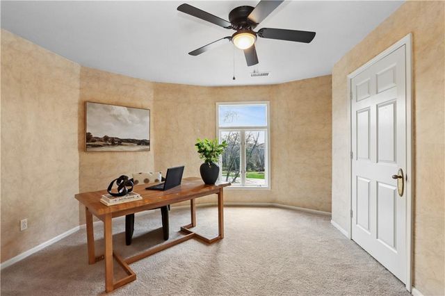 17010 Palos Verdes Drive, Stilwell, KS 66085