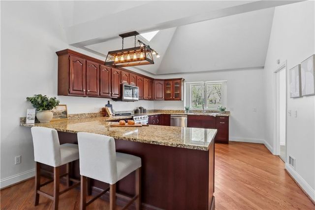 17010 Palos Verdes Drive, Stilwell, KS 66085