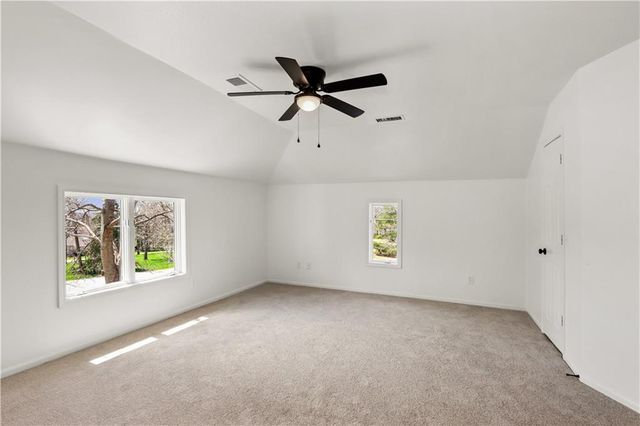 17010 Palos Verdes Drive, Stilwell, KS 66085