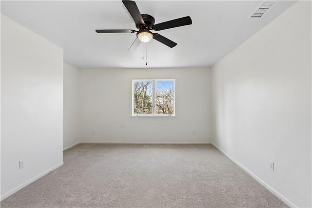17010 Palos Verdes Drive, Stilwell, KS 66085