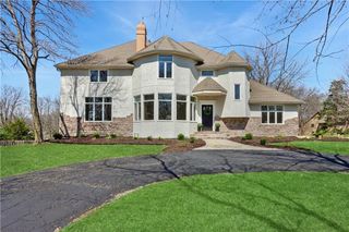 17010 Palos Verdes Drive, Stilwell, KS 66085