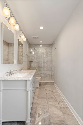 92 Foxboro Lane, Gurnee, IL 60031