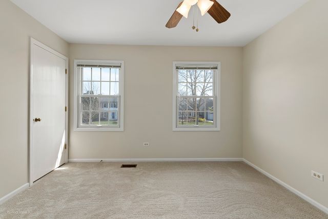 92 Foxboro Lane, Gurnee, IL 60031