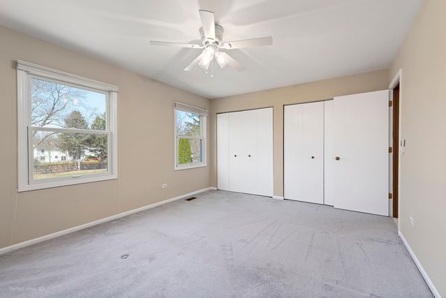 92 Foxboro Lane, Gurnee, IL 60031