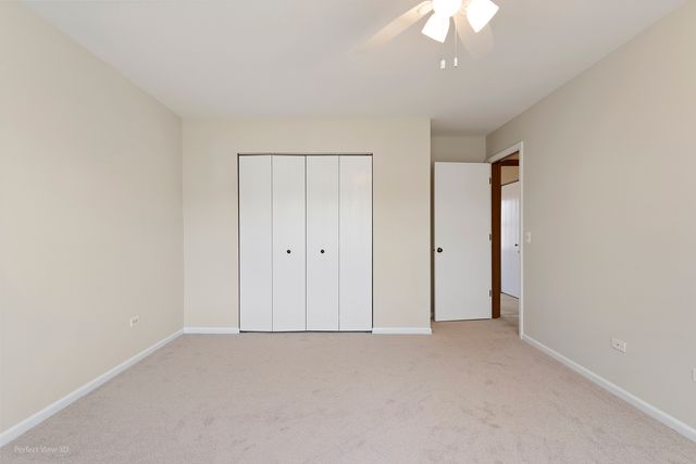 92 Foxboro Lane, Gurnee, IL 60031