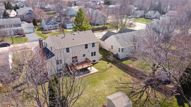 92 Foxboro Lane, Gurnee, IL 60031