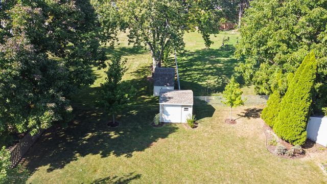 92 Foxboro Lane, Gurnee, IL 60031