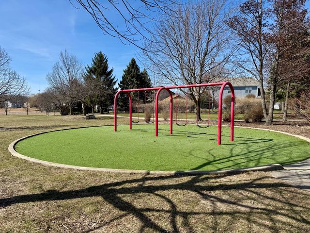 92 Foxboro Lane, Gurnee, IL 60031