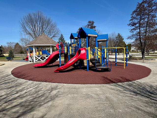 92 Foxboro Lane, Gurnee, IL 60031