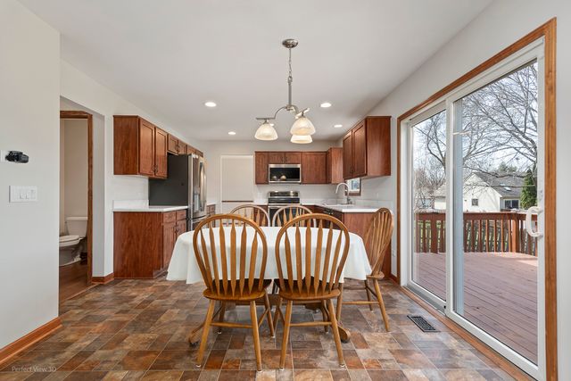 92 Foxboro Lane, Gurnee, IL 60031