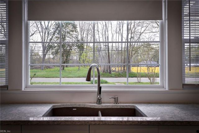 20 Hewitt ST, Saluda, VA 23149