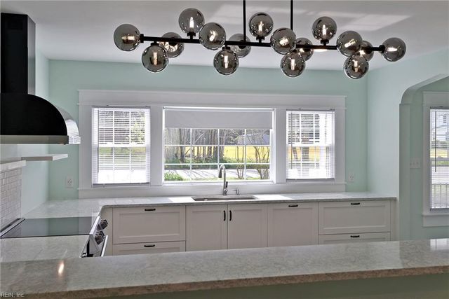 20 Hewitt ST, Saluda, VA 23149