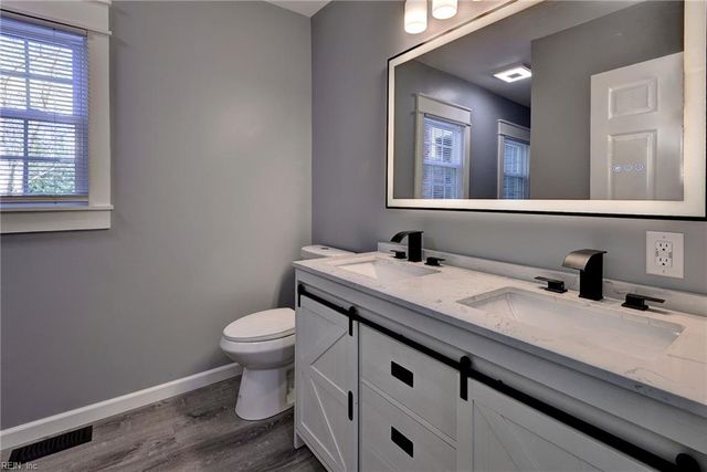 20 Hewitt ST, Saluda, VA 23149