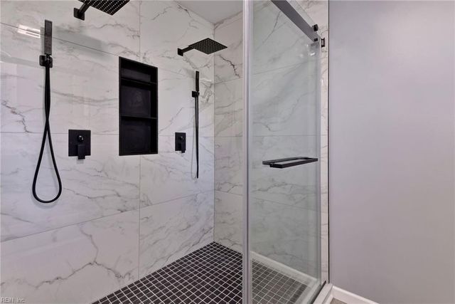 20 Hewitt ST, Saluda, VA 23149