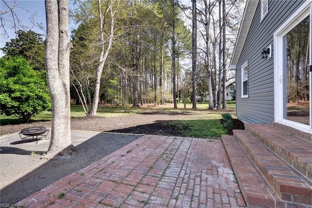 20 Hewitt ST, Saluda, VA 23149