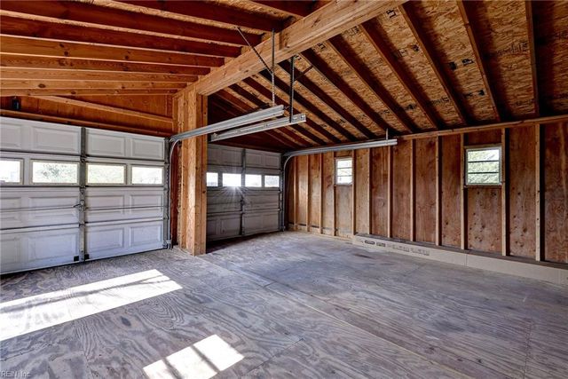 20 Hewitt ST, Saluda, VA 23149