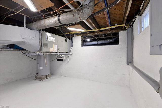 20 Hewitt ST, Saluda, VA 23149