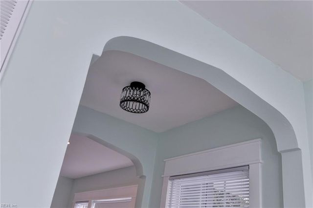 20 Hewitt ST, Saluda, VA 23149