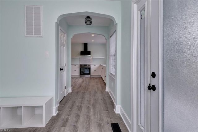 20 Hewitt ST, Saluda, VA 23149