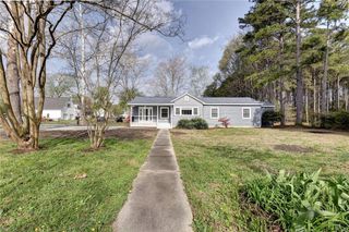 20 Hewitt ST, Saluda, VA 23149