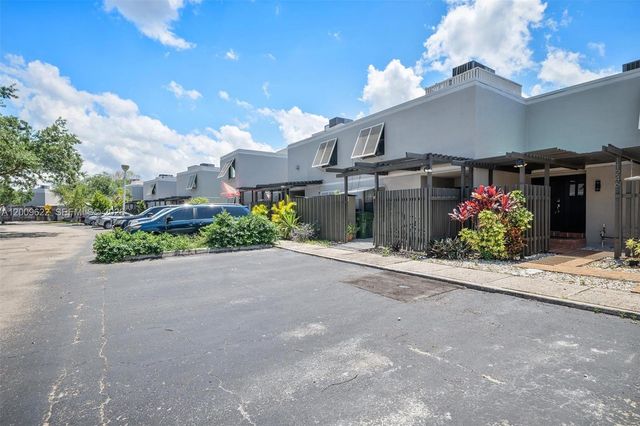 11244 NW 14th Ct, Pembroke Pines, FL 33026