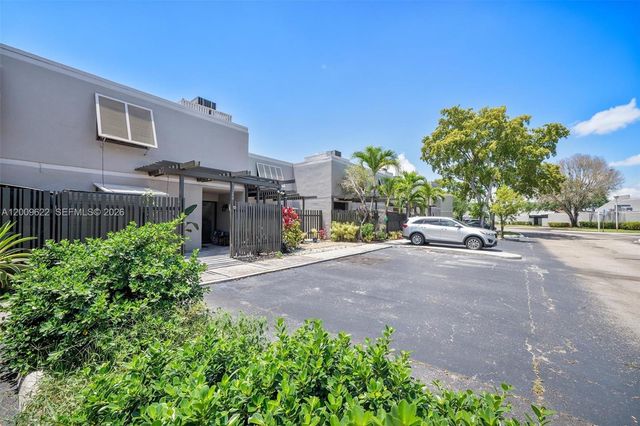 11244 NW 14th Ct, Pembroke Pines, FL 33026