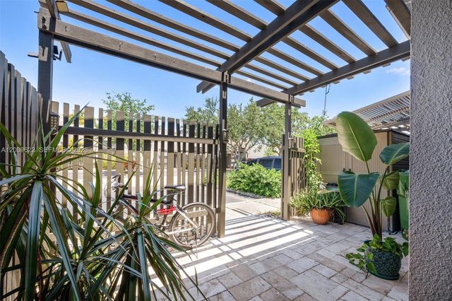 11244 NW 14th Ct, Pembroke Pines, FL 33026