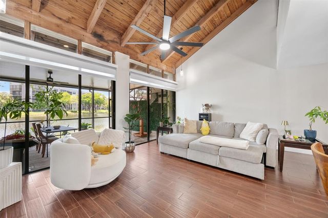 11244 NW 14th Ct, Pembroke Pines, FL 33026